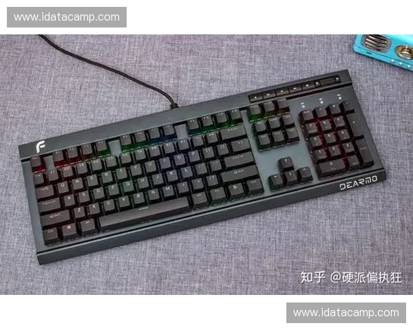 全面解析英雄组合键的使用技巧与战术策略提升游戏操作体验